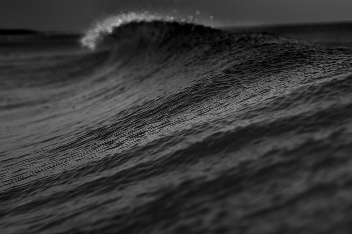 Monochrome ocean waves